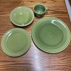 Fiesta ironstone turf green 4 pieces